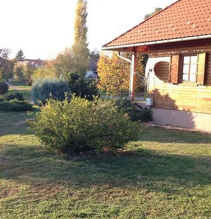 Mezesfeszer Apartman Apartment *