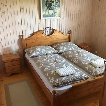 Mezesfeszer * Cserkút